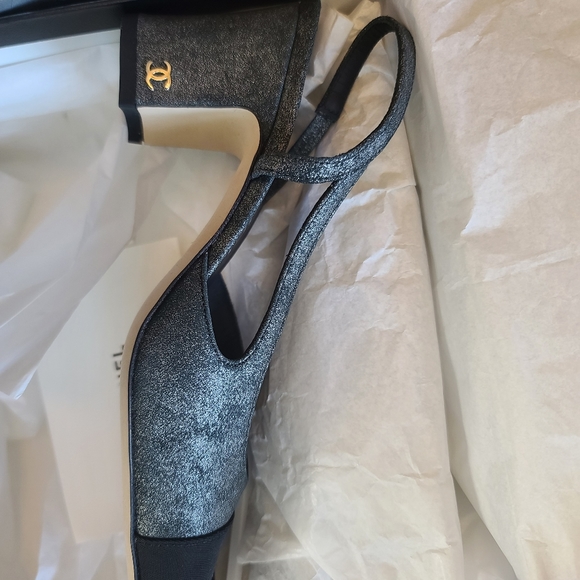 Chanel Cap Toe Sling, NIB, Silver/Black 35 - Picture 3 of 9